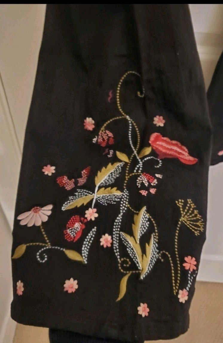 Betsey Johnson NY Size 8 Floral Embroidery Black Flare Pants Stretch