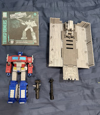 Hasbro Transformers Earthrise Optimus Prime T...