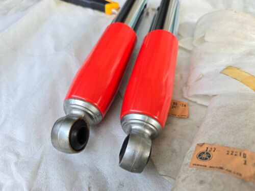 YAMAHA YA6 YA7 YB125 Rear Shock Absorber Red Genuine NOS JAPAN 137-22210-00-24 - Picture 3 of 14