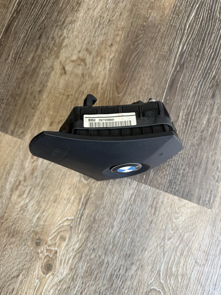 BMW 525i 530i 2006-2010 volante izquierdo triángulo Foto 3 de 4