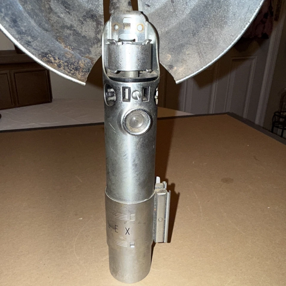Graflex 2-Cell 8.5" Vintage Flash Handle w/ Red Button for Star Wars Lightsaber - Image 2 of 4