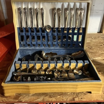 Vintage 1847 Rogers Bros Daffodil Silverware Set 69 Pieces, International Silver