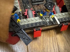 LEGO Pirates Black seas Barracuda {Reissue} 10040 In 2002  Retired #1411