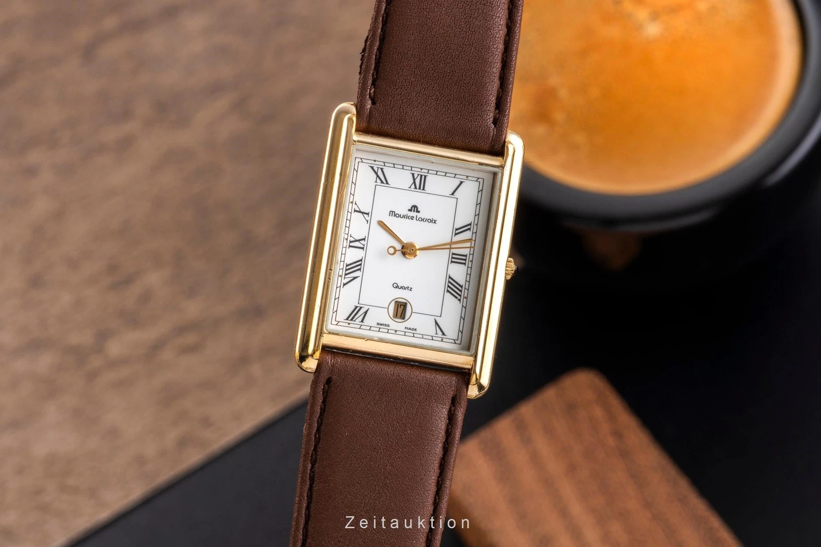 Maurice Lacroix Les Classiques Messing vergoldet Quarz Herrenuhr Ref. 82105