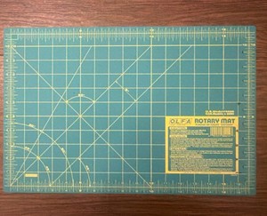 OLFA Self-Healing Rotary Cutting Mat 12" x 18" Green RM-CG U.S. Model 9880