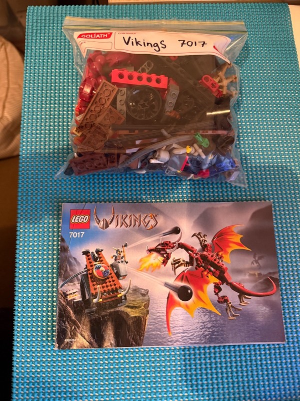 LEGO 7017 Vikings: Viking Catapult Versus the Nidhogg Dragon complete