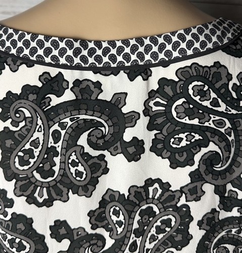Blusa Ann Taylor LOFT XS Semi Transparente Gris Blanco Paisley Floral Túnica BOHO Chic - Imagen 10 de 13