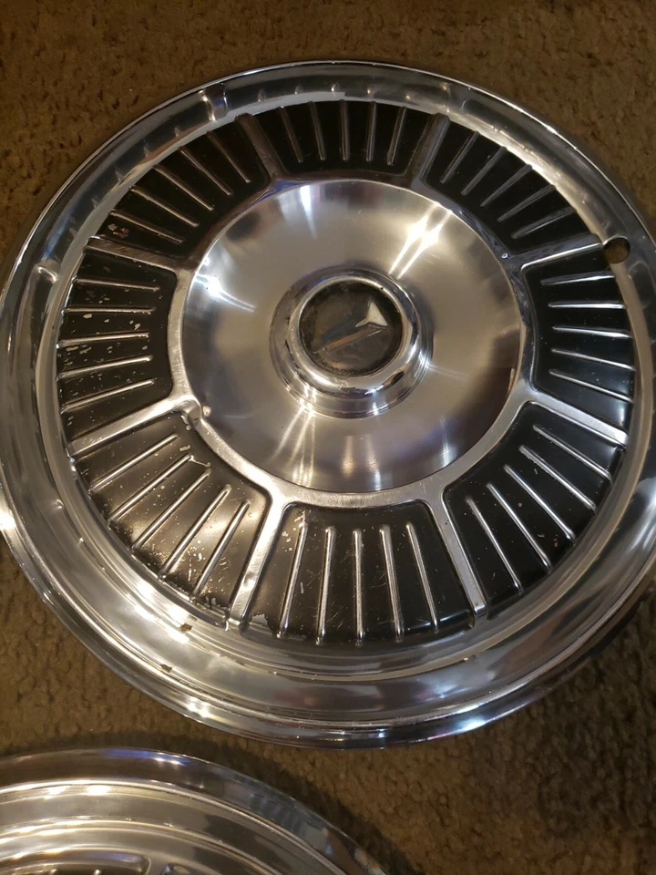 Tres tapacubos originales 1965 1966 Plymouth Fury Belvedere 14 pulgadas Mopar Foto 3 de 4