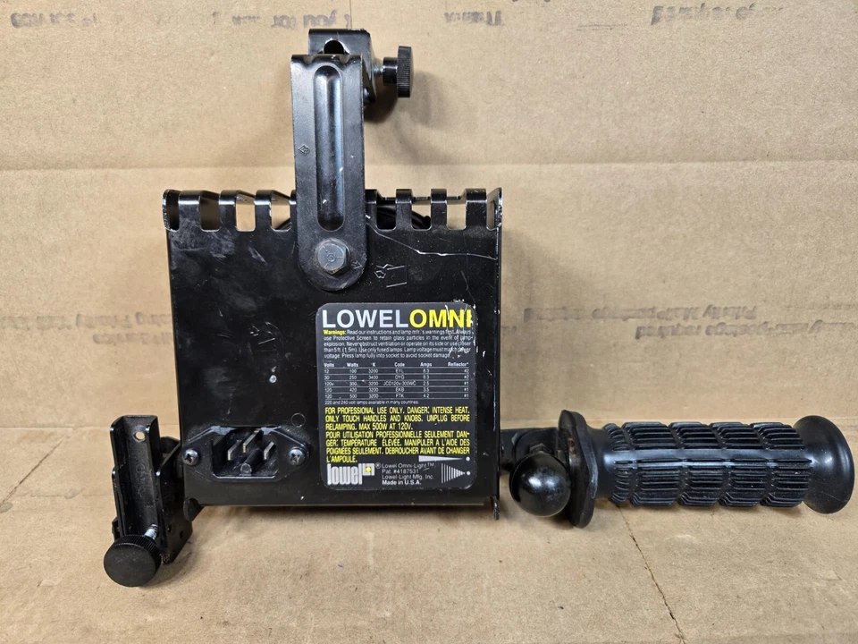 Lowel Omni Light 500W UNTESTED-NO CORD-NO LEAF- AS IS-FOR PARTS OR REPAIR - Image 4 of 4