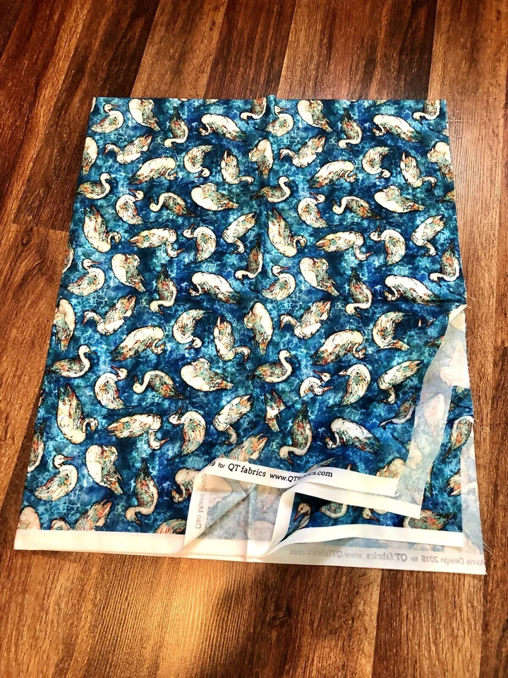 dan Morris 绗缝珍品蜡染织物蓝色鸭子雪松岭 23 英寸 x 36 英寸 — 第 3/3 张图片