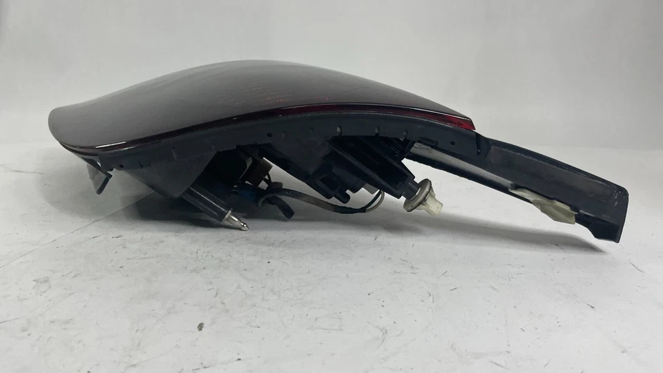 Luz trasera de paso derecho original Lexus SC430 2002-2005 81551-24080 Foto 4 de 4