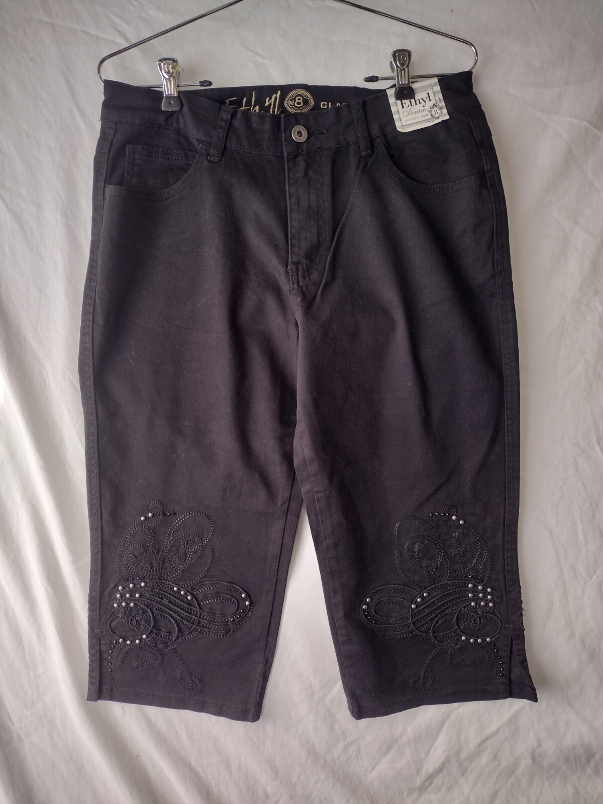 Vintage Denim Capris Jeans Women's Size 8 Embroidered