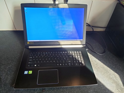 Acer 17.3inch i5-7200U GTX 940MX 8GB RAM 1TB HDD Gaming Laptop - Picture 4 of 9