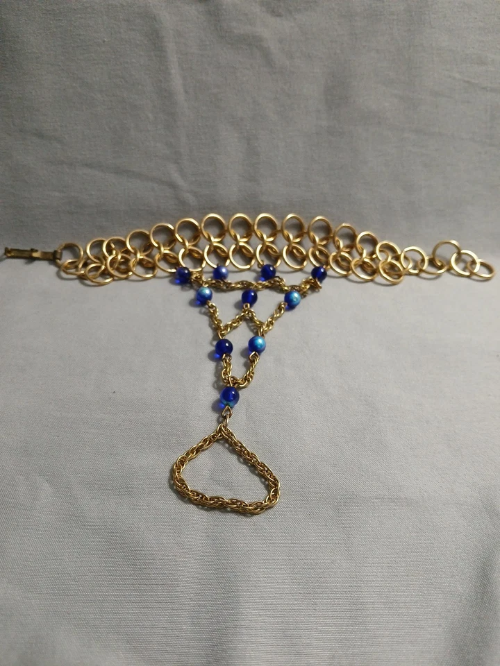 Pulseira de corrente de pedra dourada com anel e miçangas conectados - Imagem 2 de 3