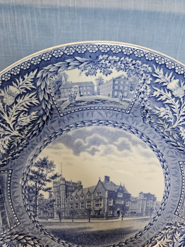 Plato De Colección Universidad De Pensilvania Azul Wedgewood Escuela De Odontología 10.5" - Imagen 3 de 7