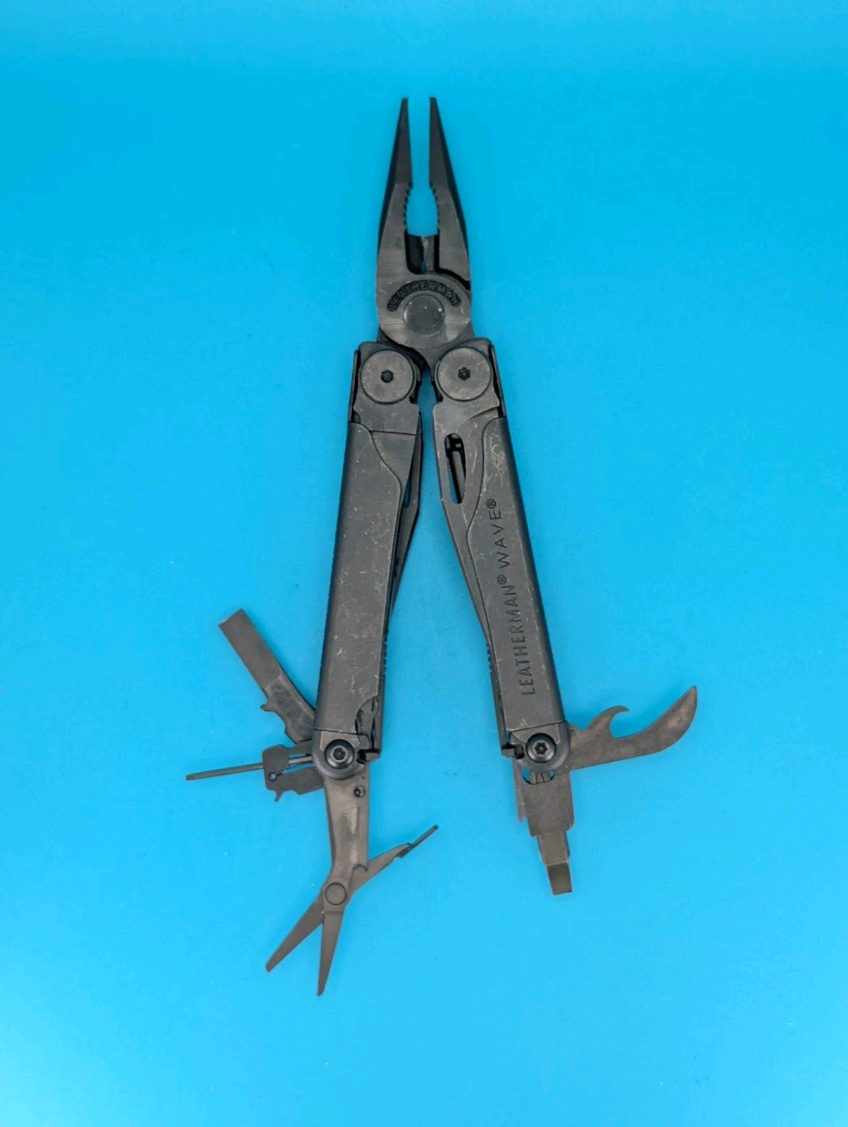 Leatherman Wave Multi Tool! BLACK! Retired! Free Shipping! WITH SHEATH!