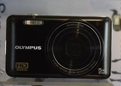 Olympus D-715 Digital Camera 14MP Black  + CHARGER + Perfect Working