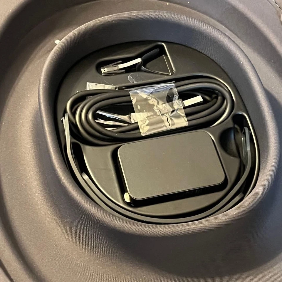 Microsoft HoloLens Mixed Reality Headset USB 2018 Japan Uesd - Image 4 of 4