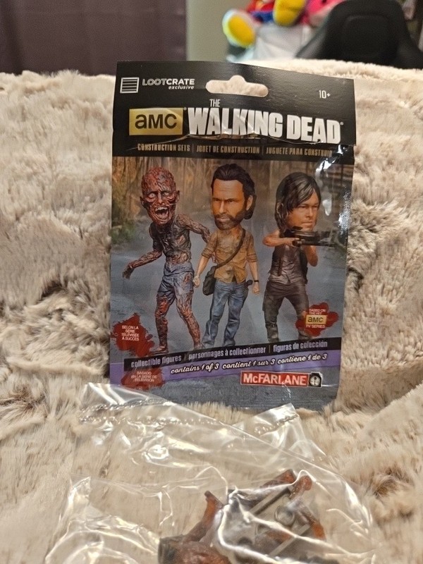 AMC Loot Crate Exclusive The Walking Dead Construction Set Collectible Figure