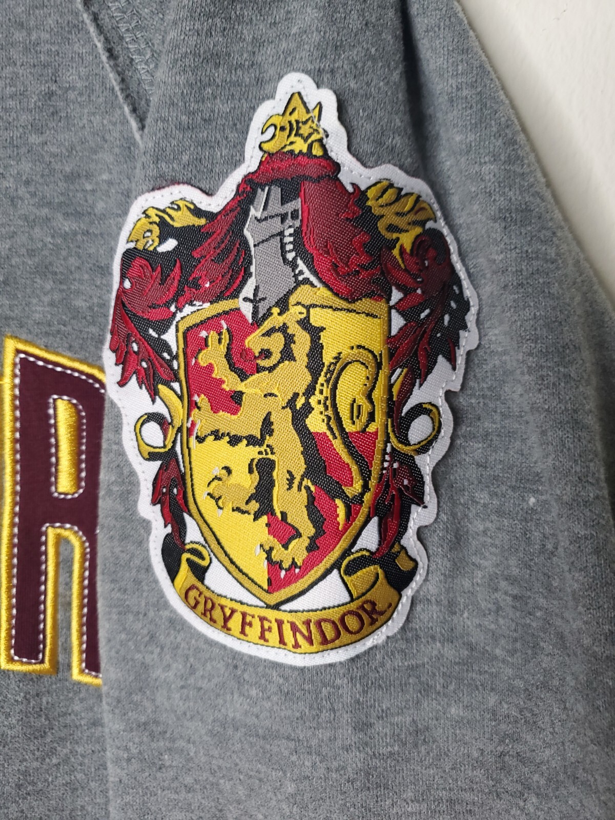 Universal Studios Authentic Gryffindor Sweatshirt… - image 9