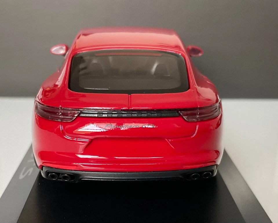 Porsche Panamera GTS 2017 1/43 Herpa - Immagine 3 di 4