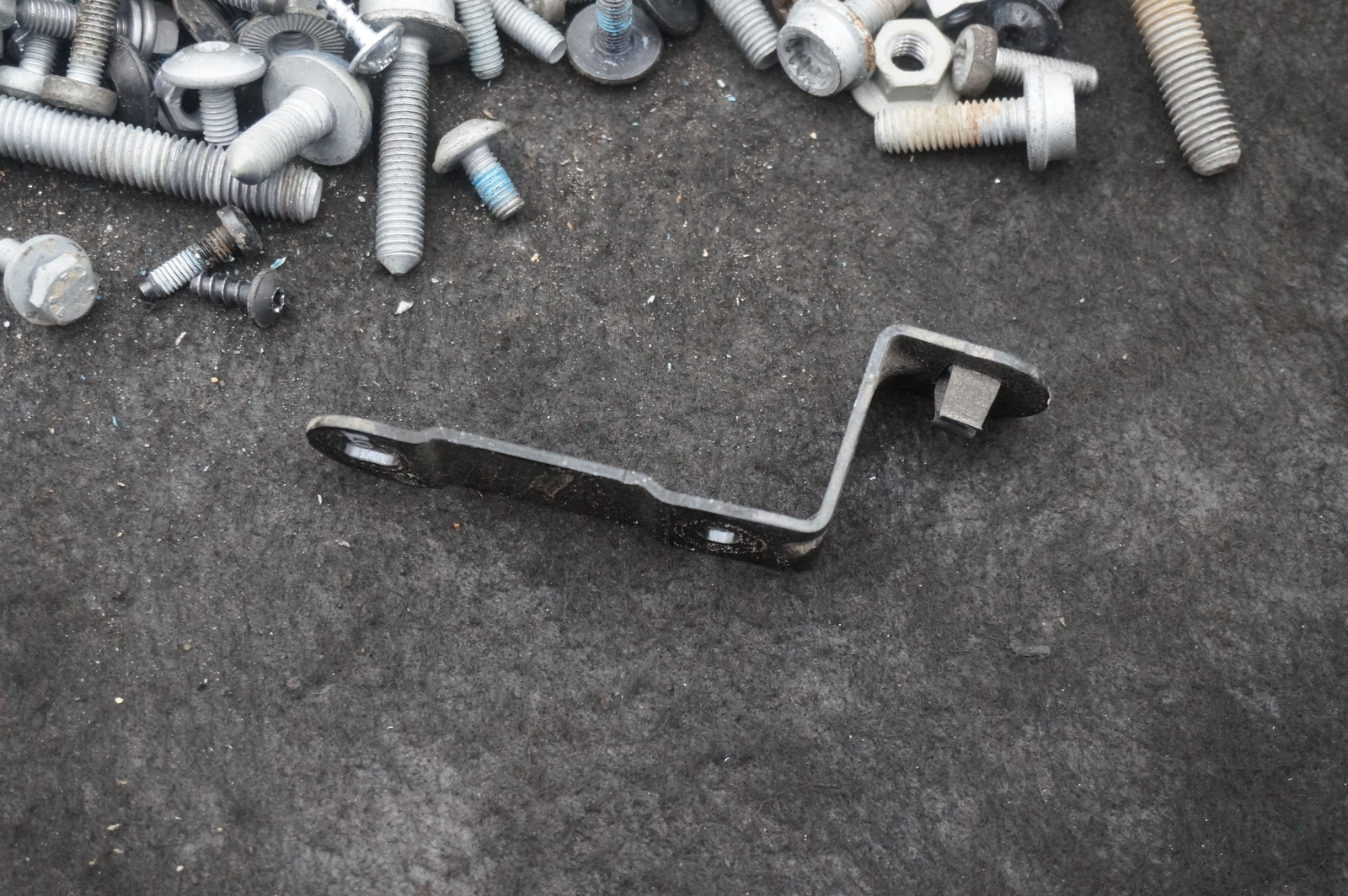 Assorted Miscellaneous Hardware Bolt Nut Screw Bracket OEM Audi R8 4S 2023
