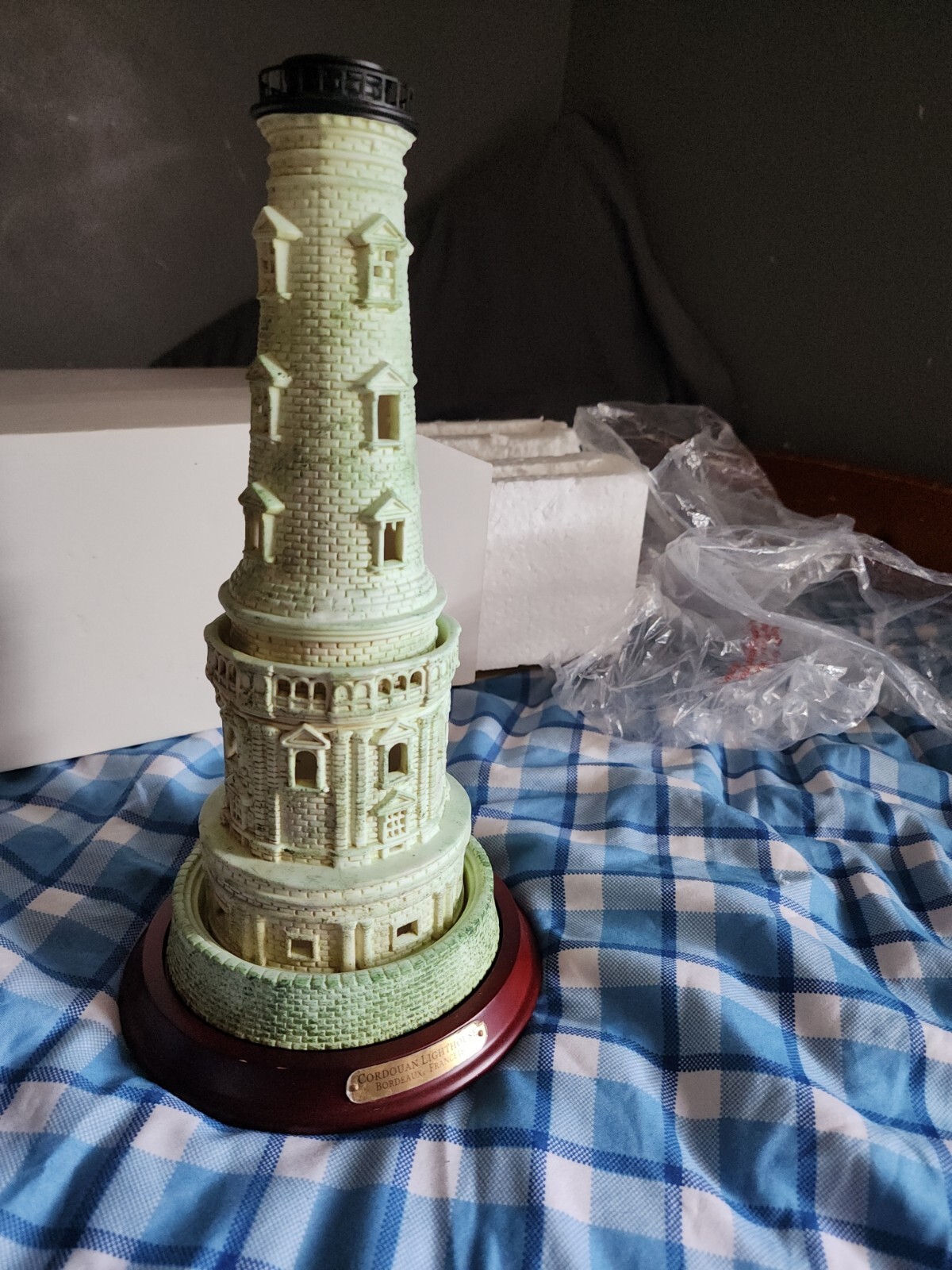Picture 1 of 6