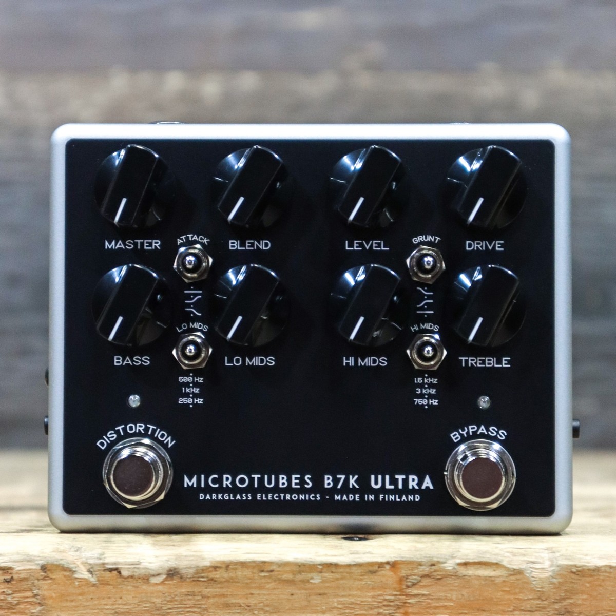 Darkglass Electronics Microtubes B7K Ultra v2 (Aux-In) Bass Preamp Effect Pedal Darkglass Electronics Microtubes B7K Ultra v2 (Aux-In) Bass Preamp Effect Pedal