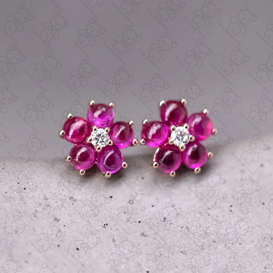 Aretes con flores de ciruela Sakura de diamantes rubí oro rosa de 18 k Foto 4 de 4
