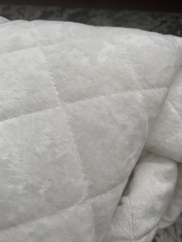 Threshold Full/Queen Velvet Diamond Stitch Quilt White - Picture 7 of 7