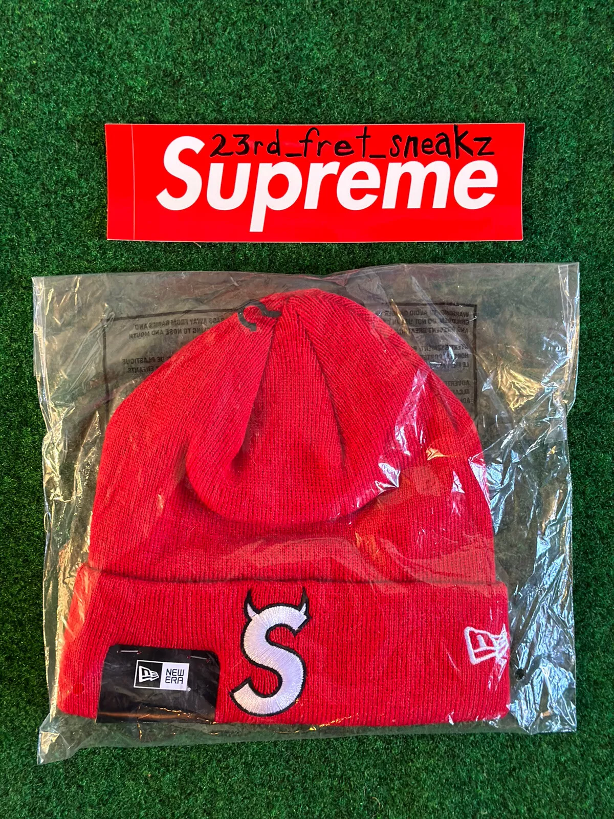 Supreme New Era S logo Beanie rouge FW22