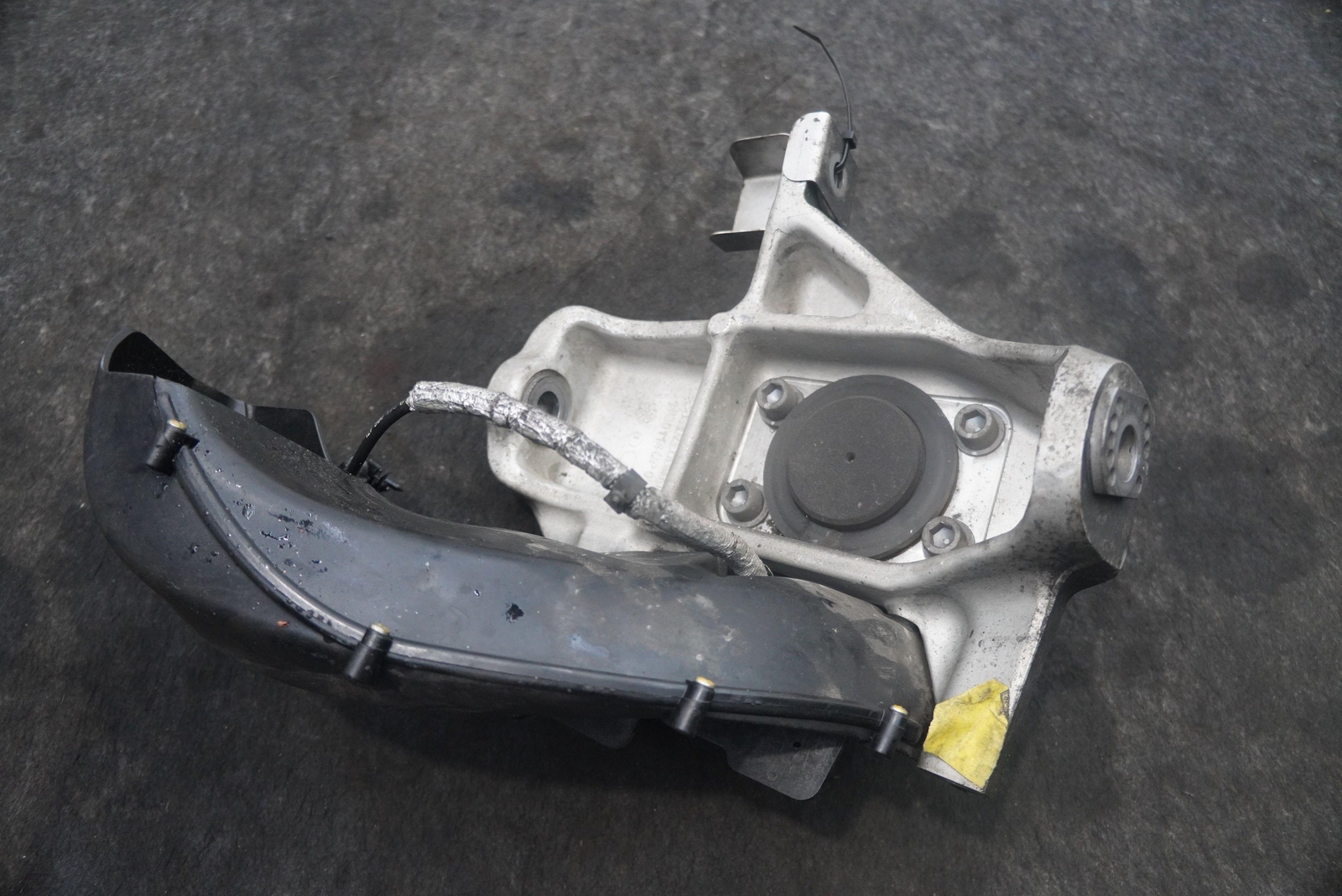 Front Right Spindle Knuckle Hub Wheel Bearing 11B0114CP OEM McLaren 650S 2015