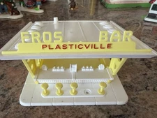 PLASTICVILLE O Frosty Bar kit 50s yellow/white Model Train Railroad RR