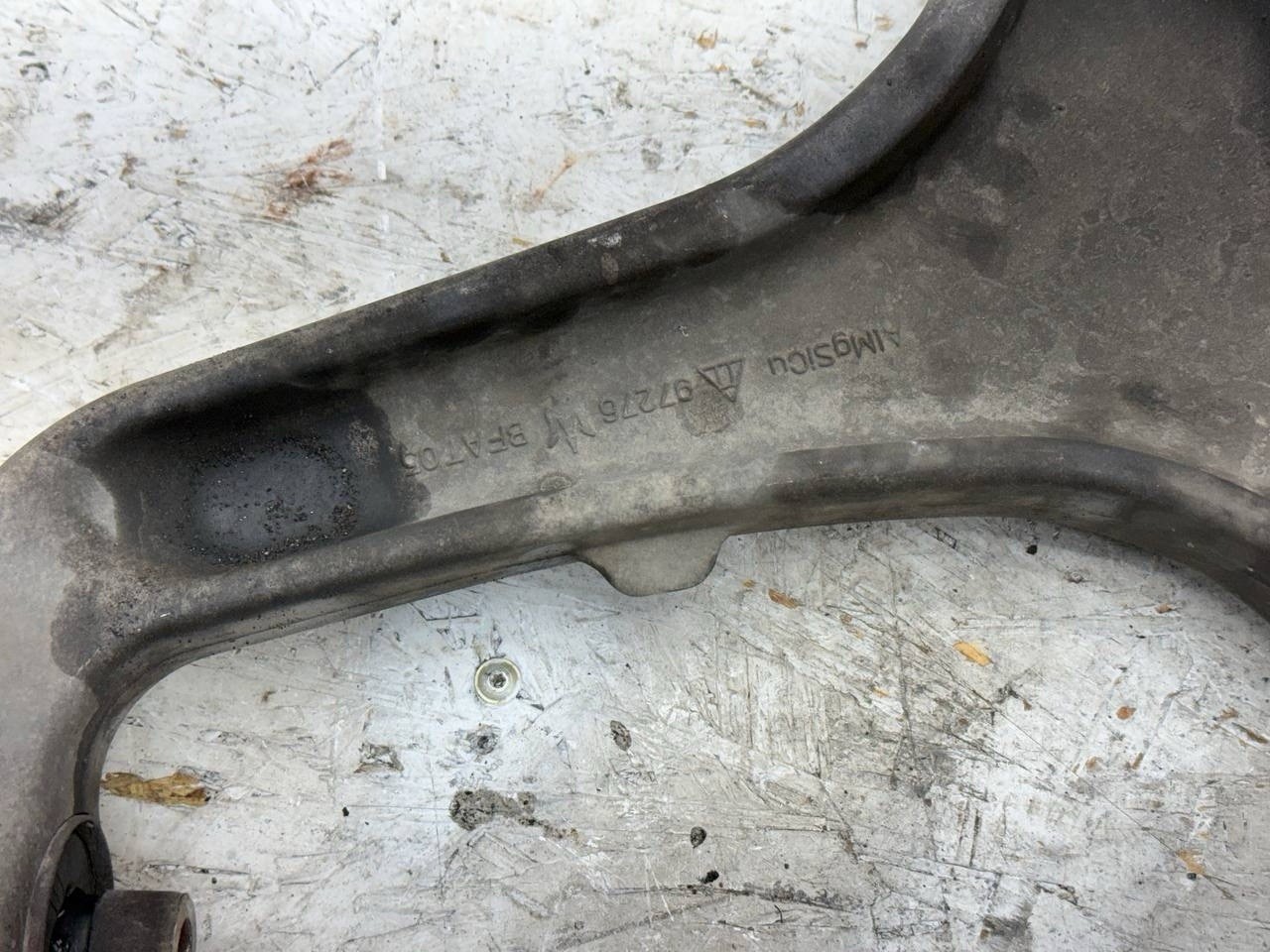 Front Suspension Right Lower Control Arm  Maserati Ghibli 2014 80k Miles