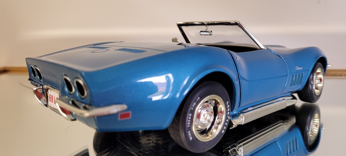 Revell 1:18th Scale Route 66 1969 Corvette Convertible Brand New