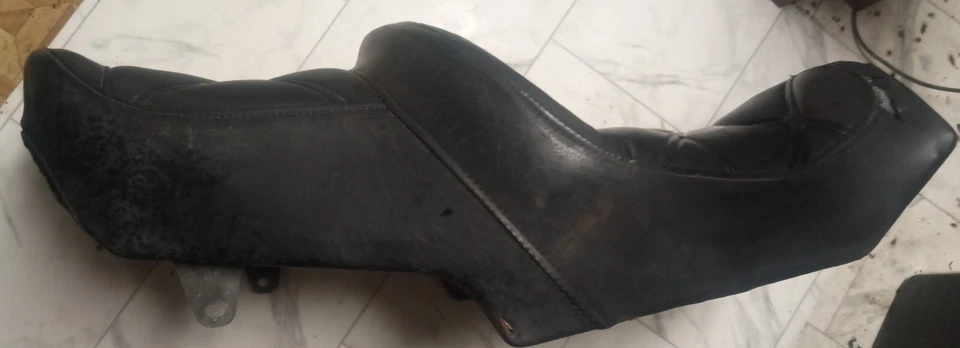 1983 YAMAHA VENTURE 1200 ASSENTO - Imagem 3 de 4