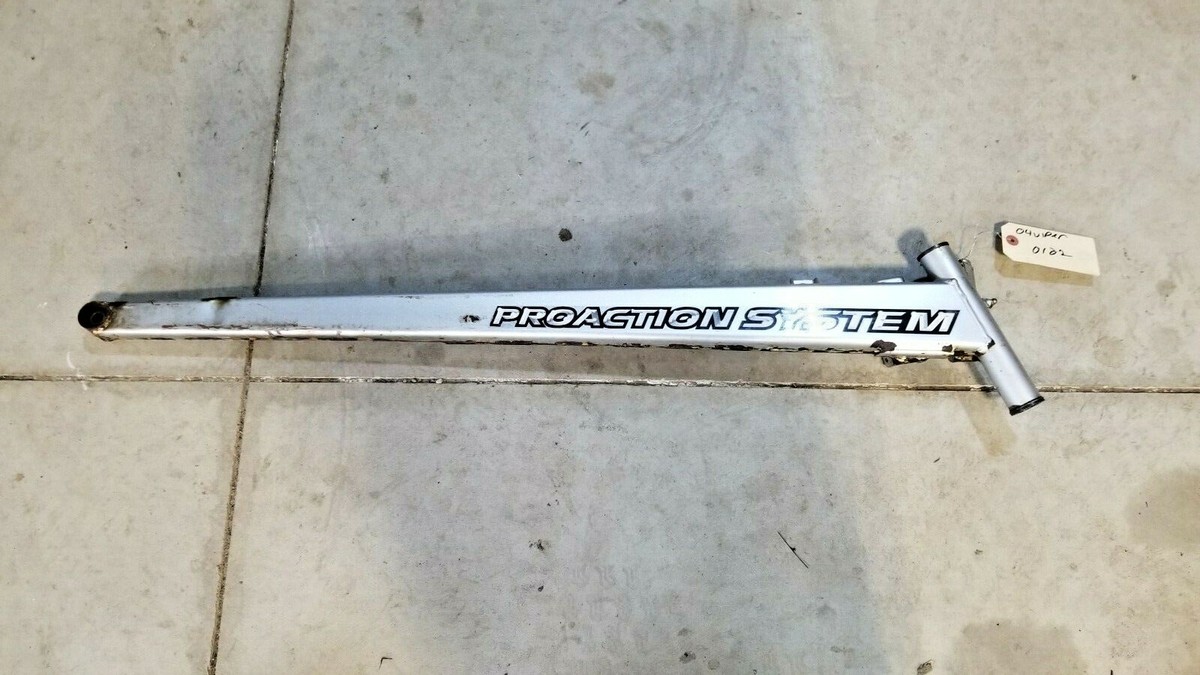 04 OEM Yamaha Viper Trailing Arm Ski Spindle Front Suspension