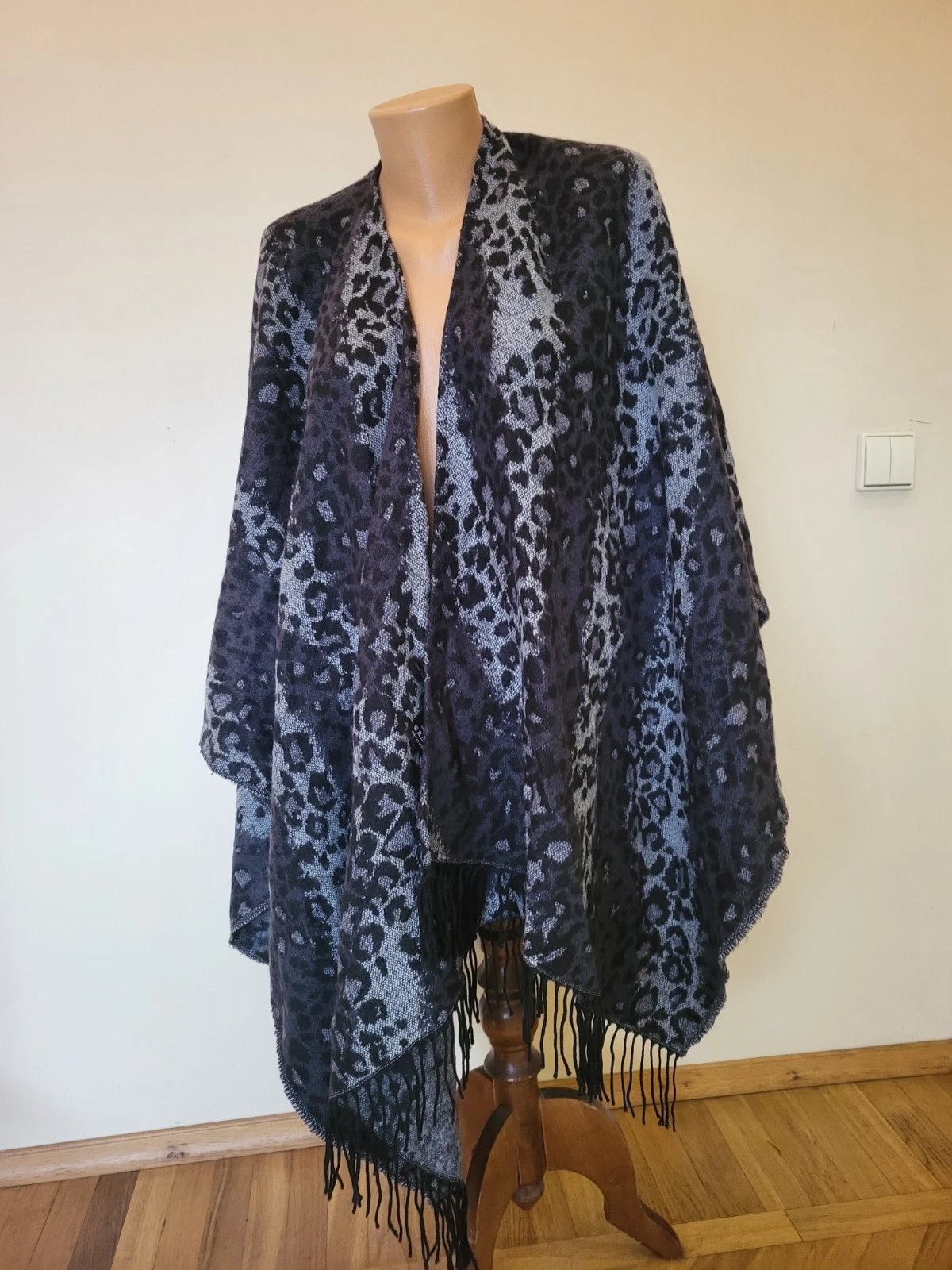 Miss Milla Animal Print Poncho Cape One Size 160x120 Fringed Acrylic