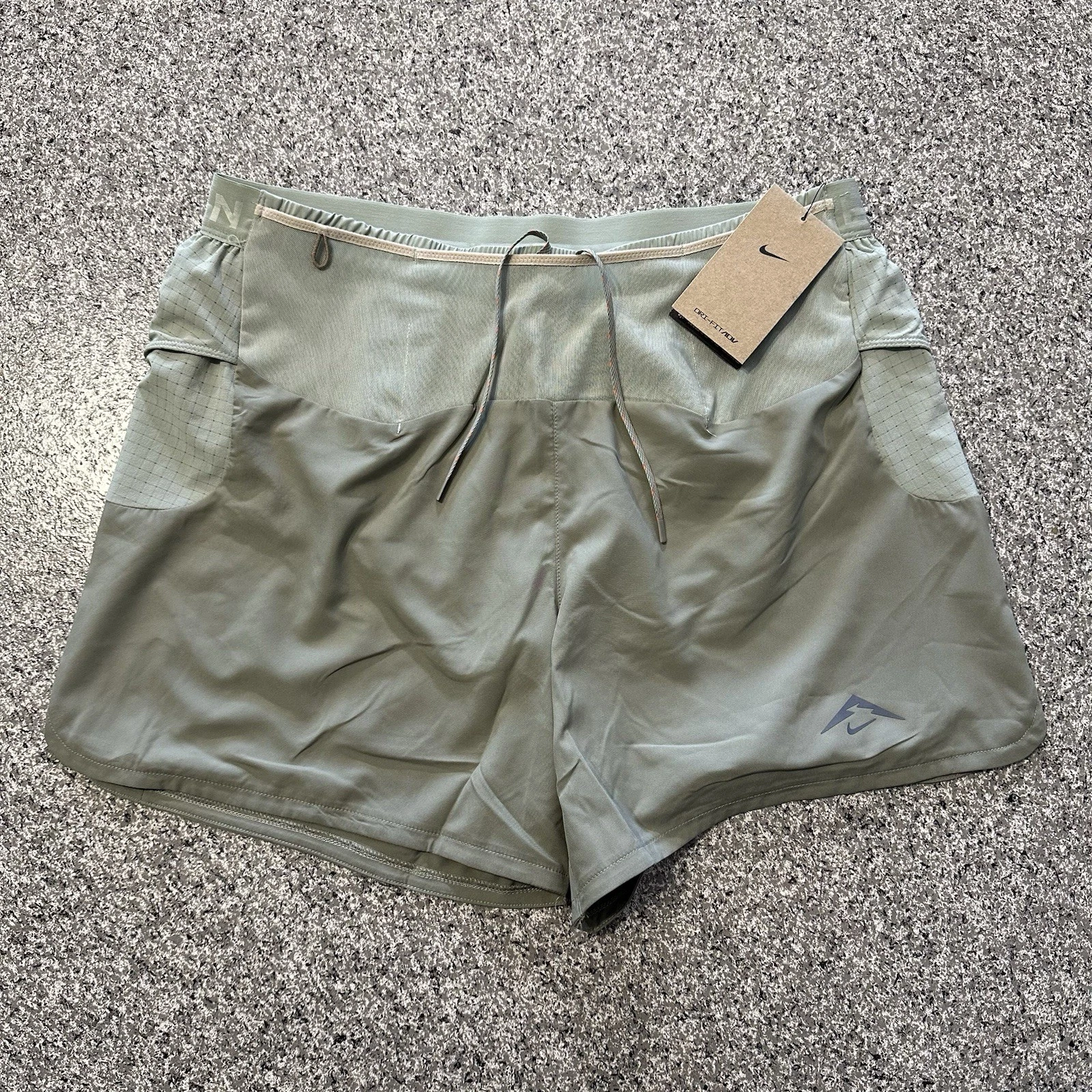 Nike Trail Running Shorts Second Sunrise Dri Fit ADV 5” Mens M HJ3572-320
Opens in a new window or t