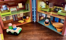 Vintage 1980s Little People Play Family Tudor House #95
