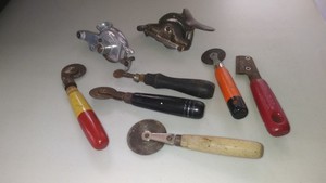 Vintage 2 ridgely trimmers and 6 other wallpaper tools. 407