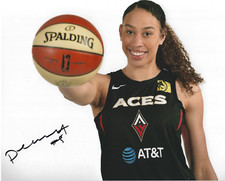 DEARICA HAMBY Signed 8 x 10 Photo WNBA Basketball LAS VEGAS ACES Free Shipping