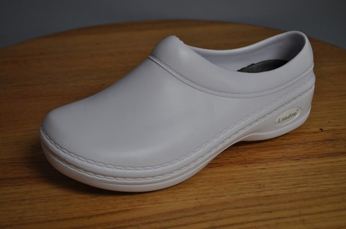 landau slip resistant shoes