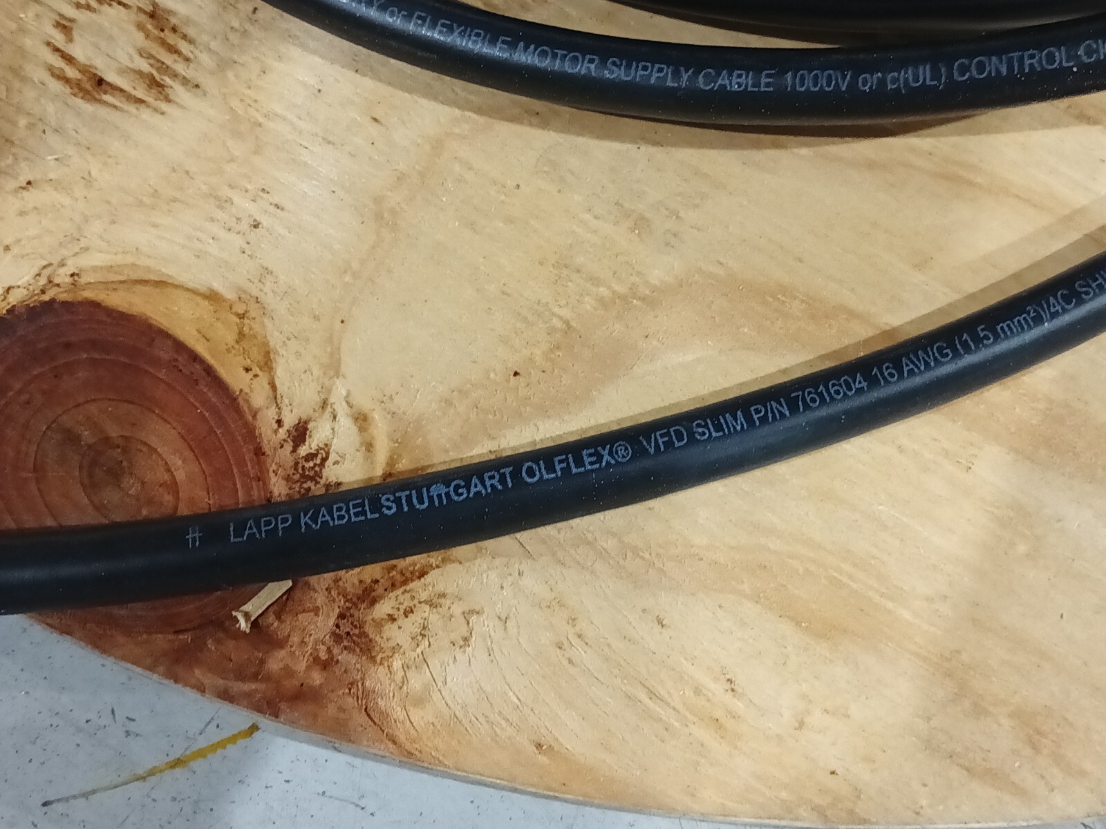 Lapp 761604 Olflex VFD Slim Cable 16 AWG 4C Black Polymer Jacket 10' FT