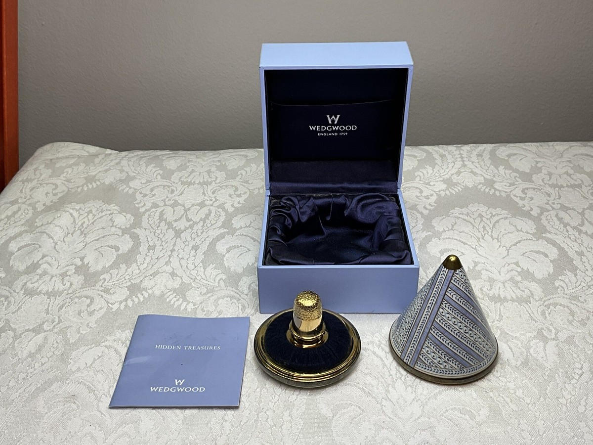 WEDGWOOD HIDDEN TREASURES BAYEUX BOX w HIDDEN THIMBLE In Original 