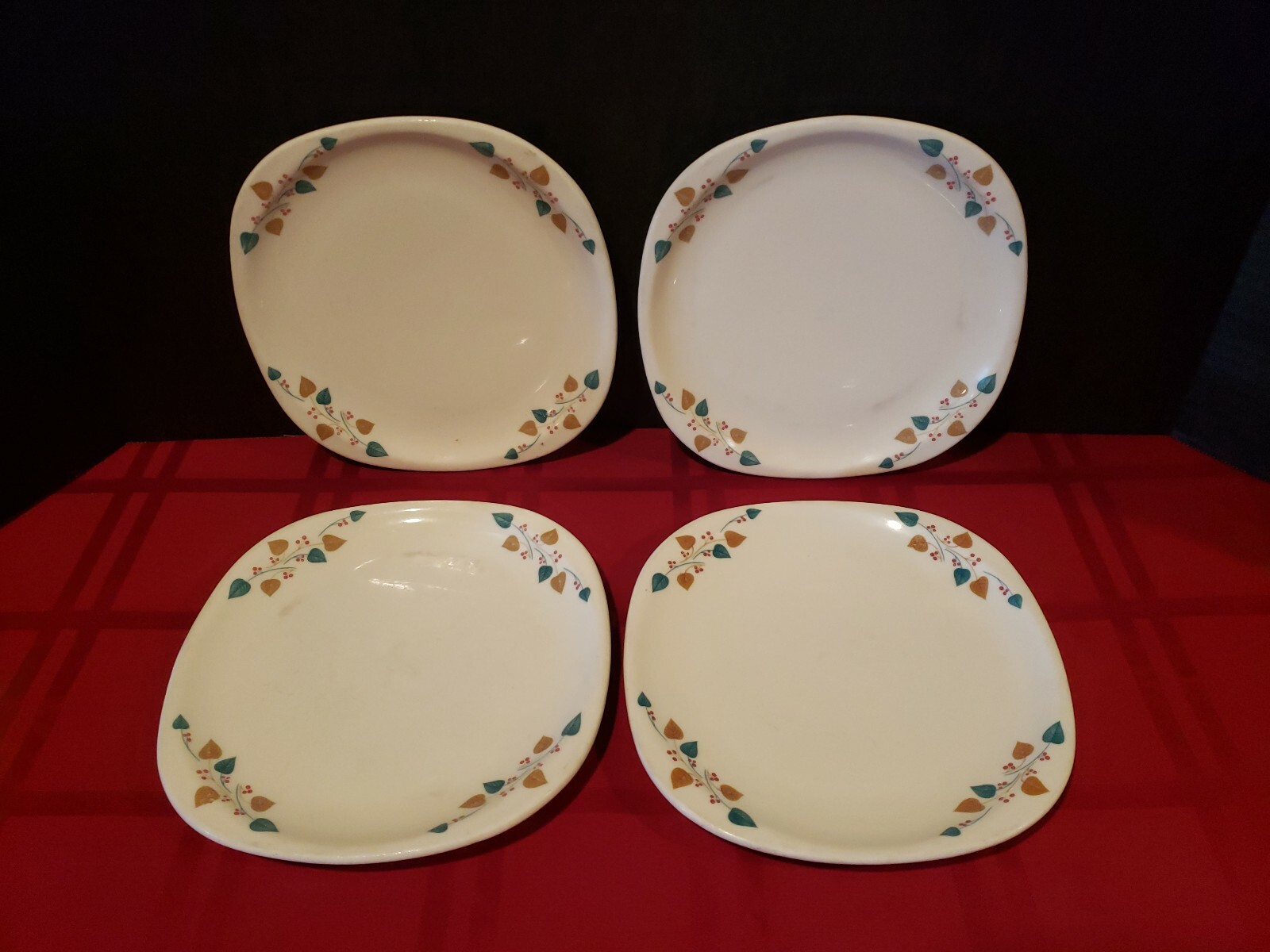 SYRACUSE VINTAGE CHINA PLATES TREND PATERN 7 3/4" GENTLY USED CONDITION