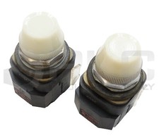 LOT OF 2 ALLEN BRADLEY 800T-Q10 SER T WHITE PILOT LIGHT W/ 40171-002-01 COIL