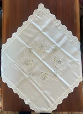 Gorgeous Embroidered Square White Tablecloth/Topper Scalloped Edges ~32"x32"