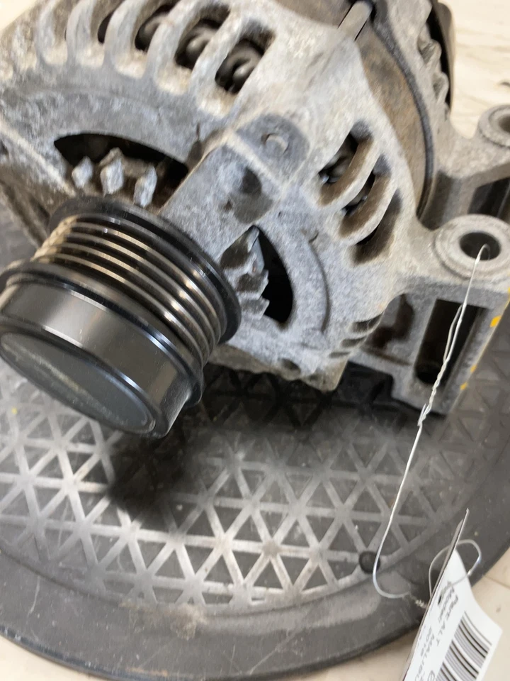 Alternador Chevy Malibu 13-22 2,0 L solo 75941 millas 13520817 Foto 4 de 4