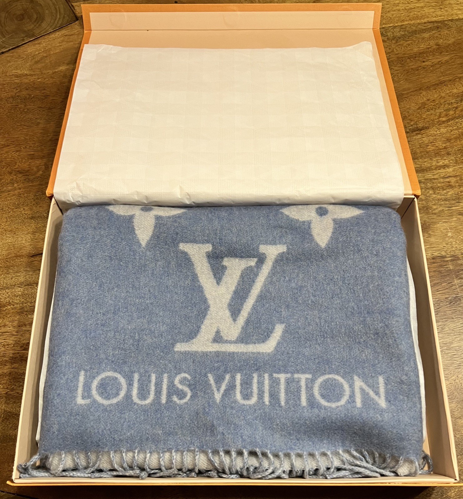 Genuine LOUIS VUITTON Cashmere Denim Blue Monogram Reykjavik Scarf Original box 